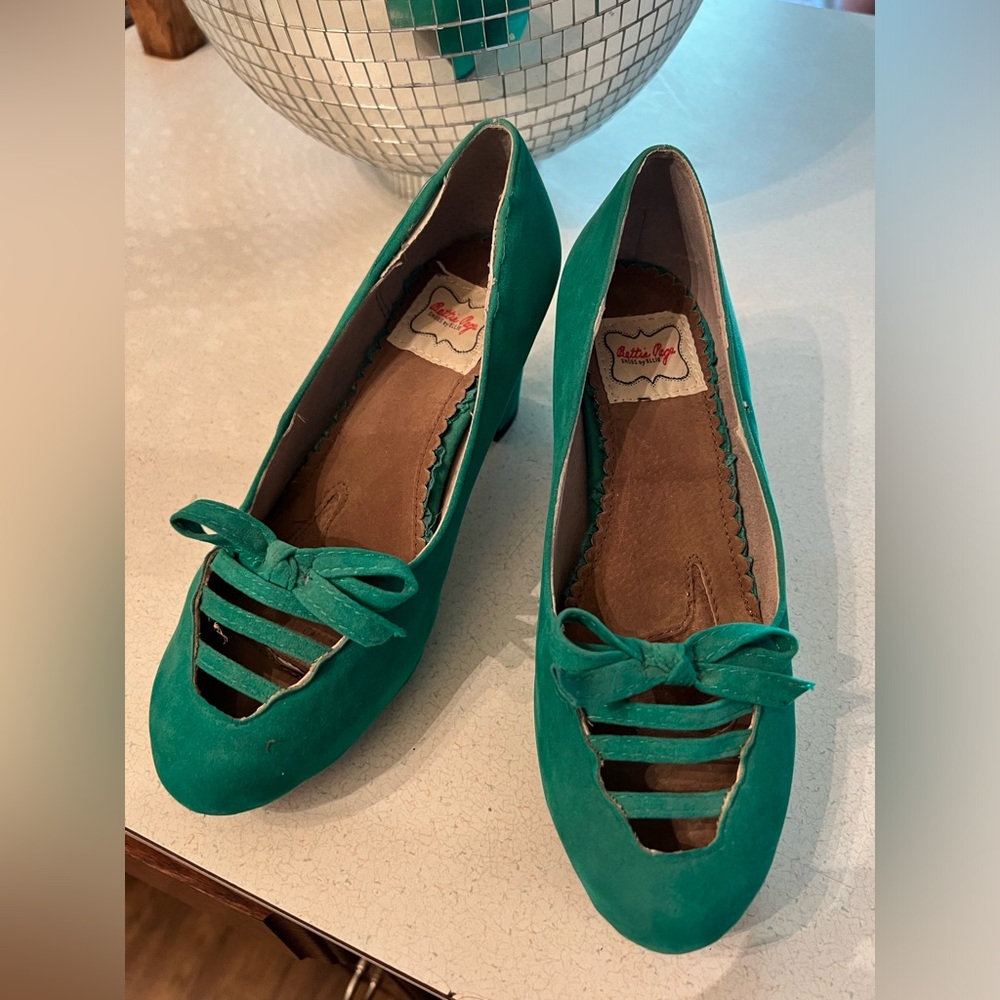 Betty Page Retro Style Mary Jane Heels